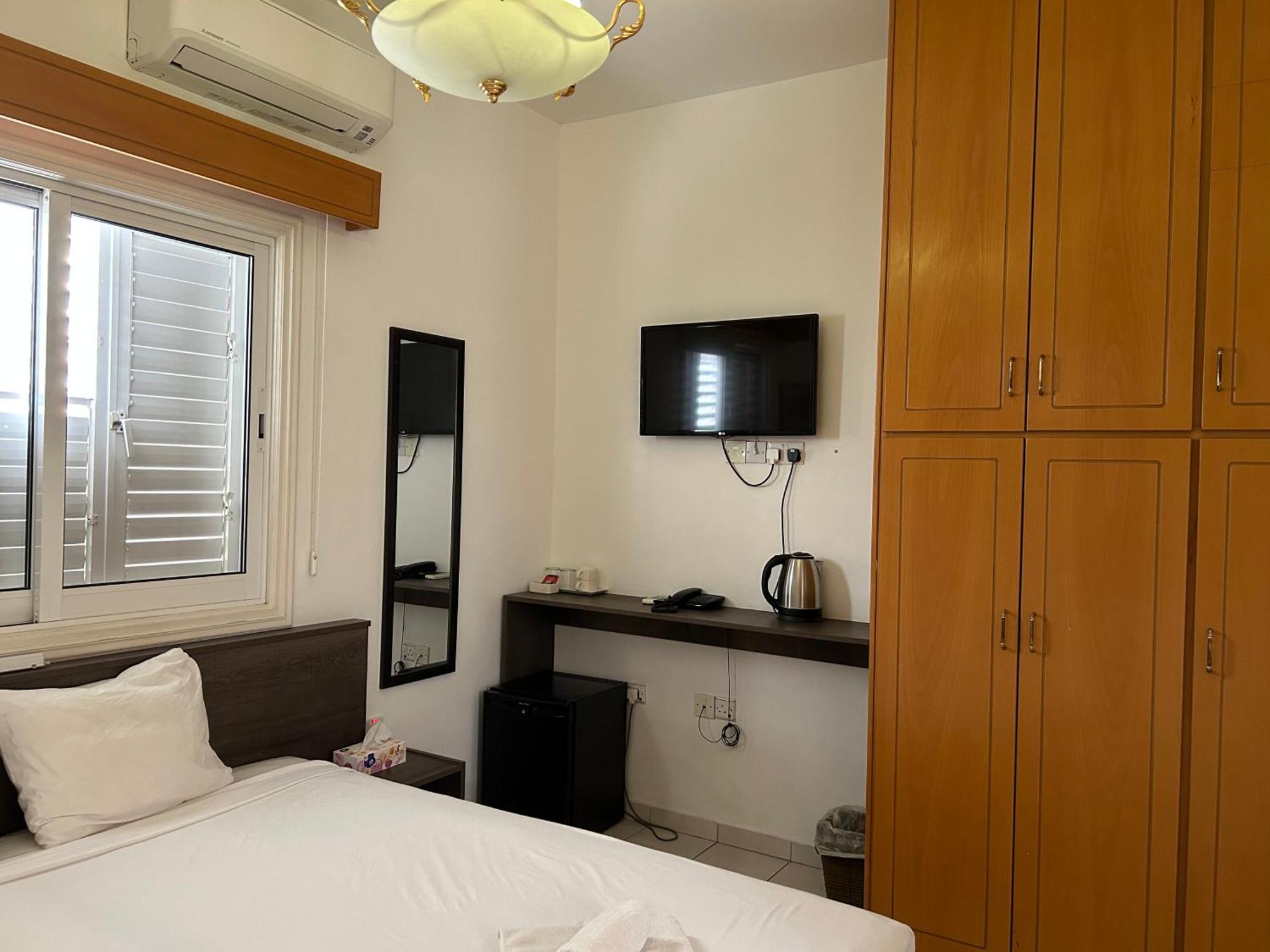 St Elena Boutique Residence Lárnaka Kültér fotó